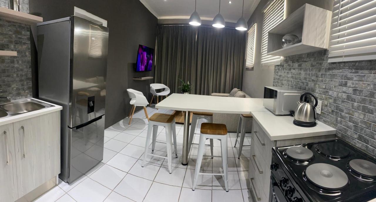 Adventure Apartment - Colchester - 5Km From Elephant Park Exterior photo