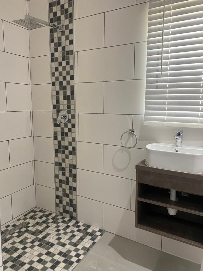 Adventure Apartment - Colchester - 5Km From Elephant Park Exterior photo